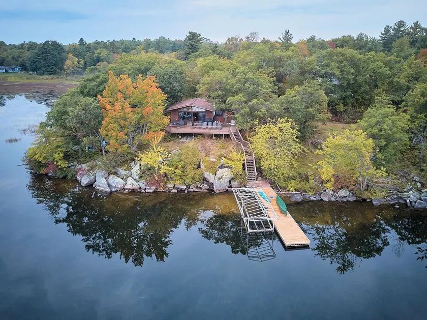 Cottage Família isolada no Lago Sparrow, Muskoka - Image 1