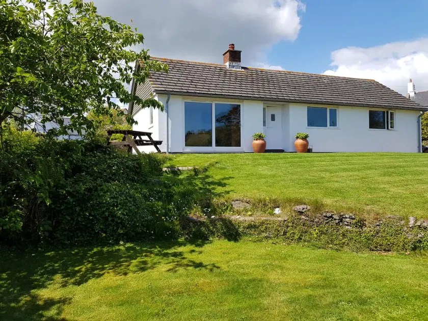 ORCHARD VIEW, family friendly, with open fire in Kellaton - Image 1