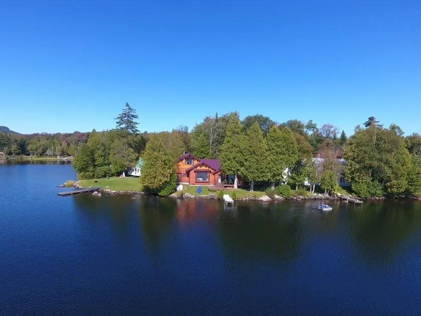 Loon Lodge, en vattnet 2 sovrum stuga på Newark Pond i Newark, Vermont, NEK - Image 1