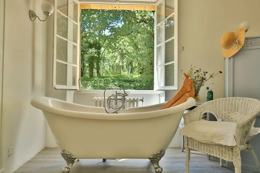 Sur La Colline - Six Bedroom Villa, Sleeps 10 - Image 1
