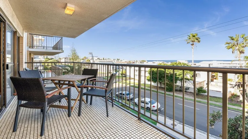 Oceanic Unit 4 Kings Beach QLD - Image 1