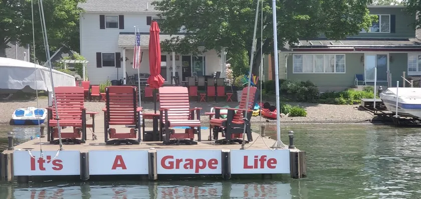 Its a Grape Life Renters Paradise, Keuka Lake East Side, level lot, pebble beach - Image 1