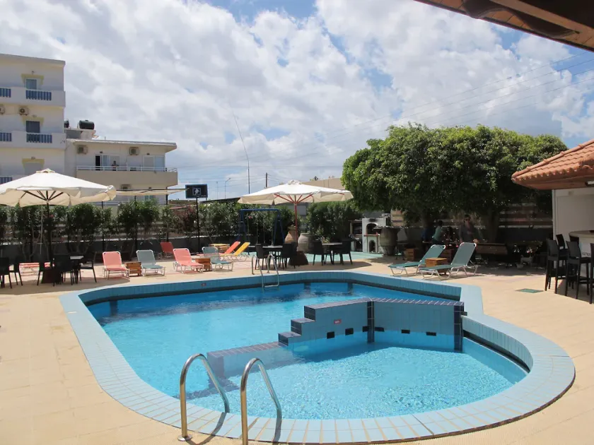 Albatross Apartments - Image 1
