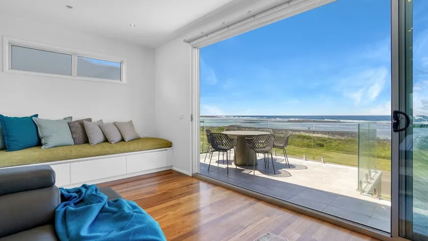 Offering breathtaking views of South Beach - Image 1