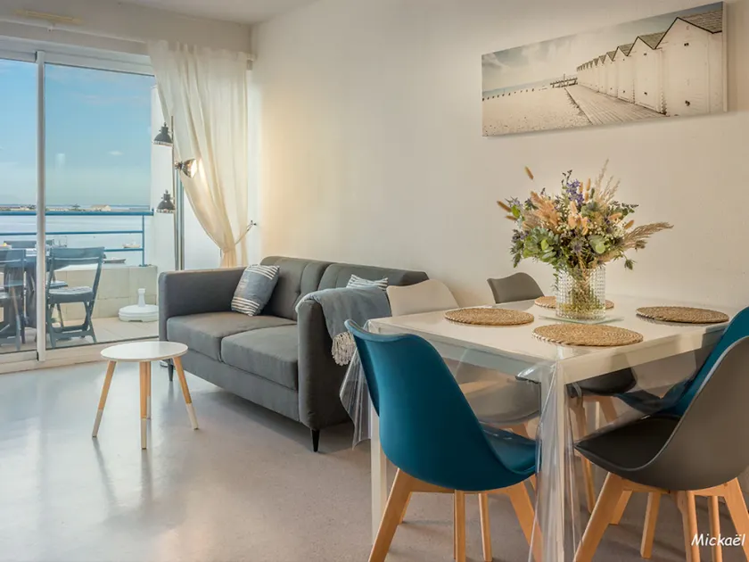 2-Bedroom Apartment in Port-Louis, balcony, near amenities - Image 1