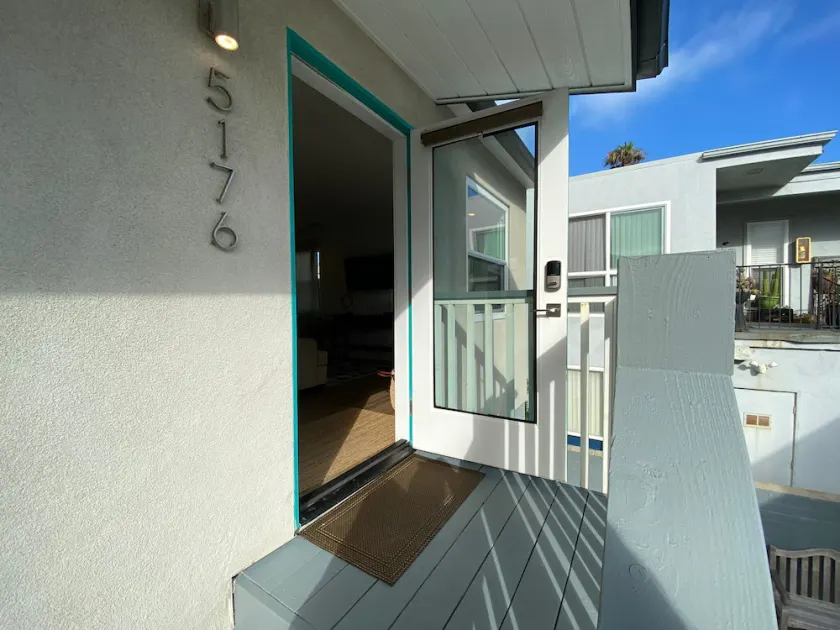 Across From The Sand 1BR 1 BA + Nook & Parking - Image 1