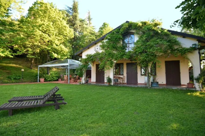 Villa in a fairytale little wood - Image 1