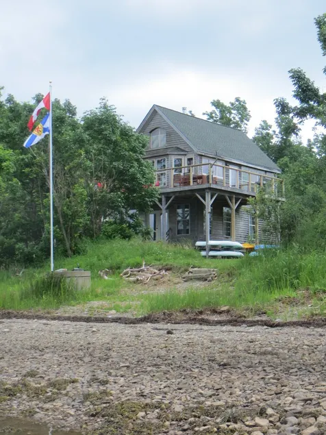 Beachfront Guest Cottage in Antigonish - Image 1