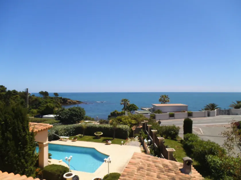 Appartement 4 P de 100m2 dans villa avec piscine bord de mer à ST AYGULF Fréjus - Image 1