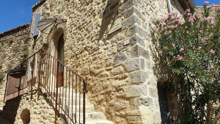 Maison de Vacance \"La Marie\" Au Pied du Luberon ! - Image 1