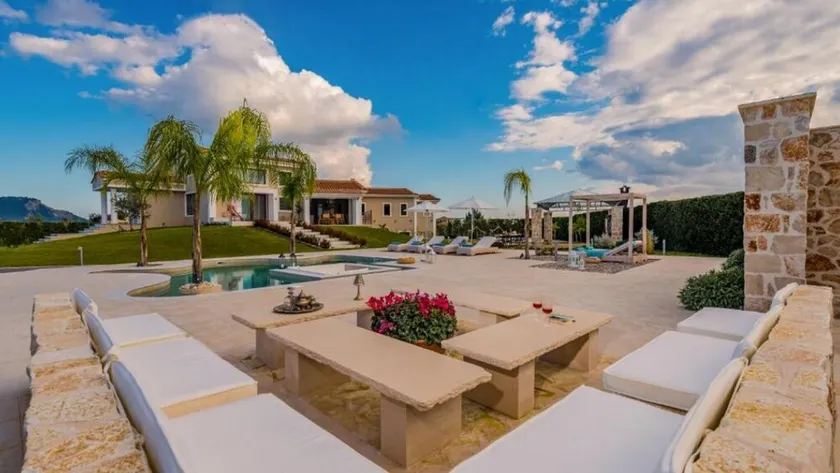 Premium Zakynthos Villa 5 Bedrooms Villa Nezuko Spacious Furnished - Image 1