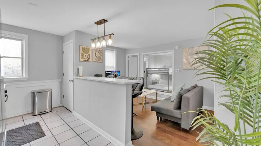 Apartmint at Bainbridge St Philadelphia - Image 1