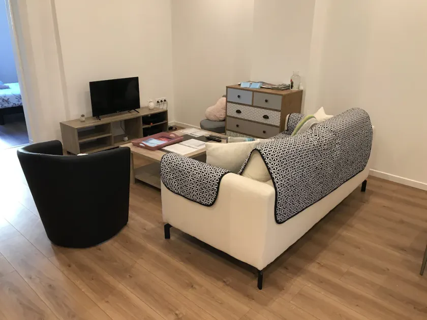 3 soveværelser i dobbeltseng i en totalrenoveret lejlighed - Image 1