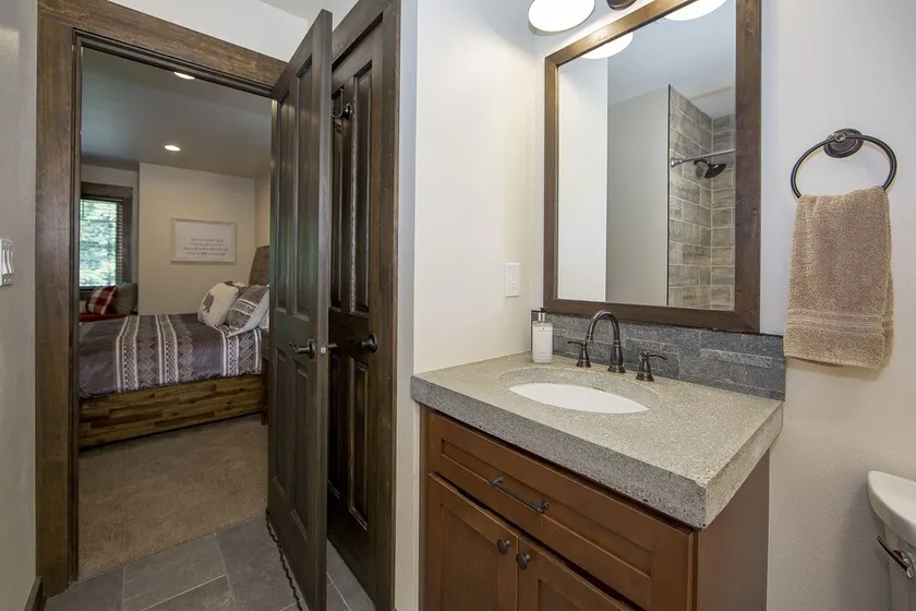 Cozy Suncadia Home On 18th Hole with hot tub!! - Image 1
