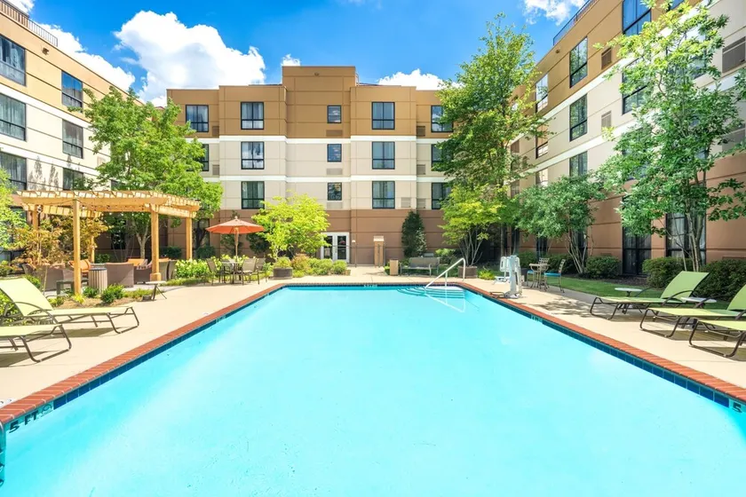 Studio | Free Breakfast. Outdoor Pool. Gym. - Image 1