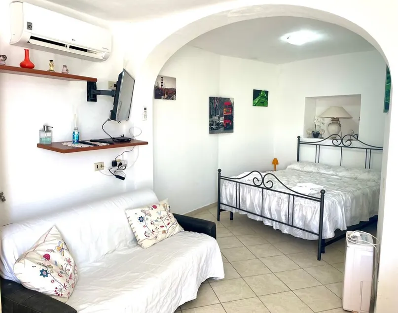 Conti Holiday Homes - Begonia - Image 1