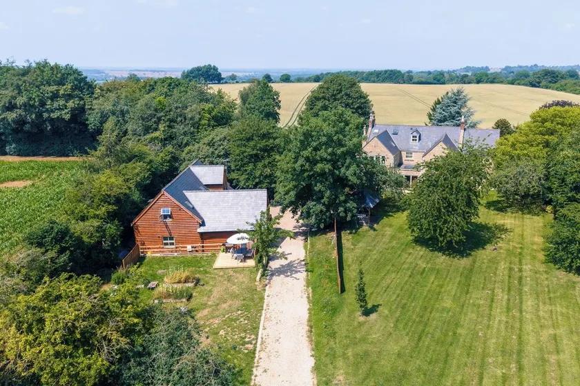 Beautiful 3 Bedroom Coach House in Oxfordshire - Image 1