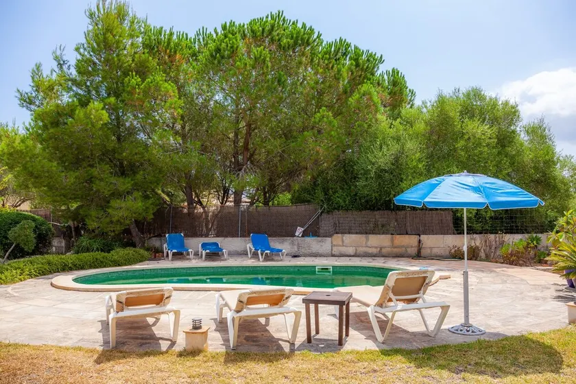 Villa \"Can Me Sents\" with Large Garden and Pool - Image 1