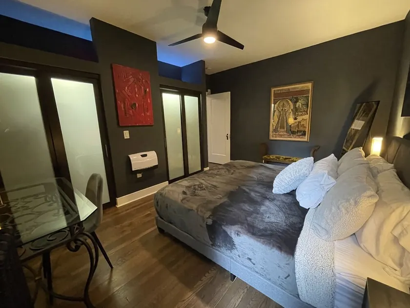 3 BR / 2 BTH unit steps to the beach and close to Loyola - Image 1