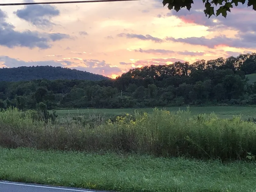 Bluebird Valley Farmhouse - Image 1