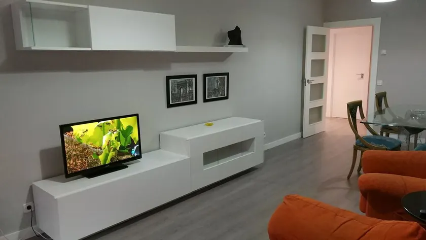 FULL CENTER REFURBISHED 6 SEATS WIFI. 3 MINUTES FROM LAUREL STREET WALKING - Image 1