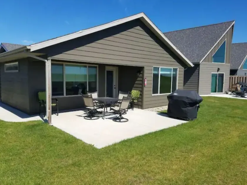 Simply Stunning Bridges Bay Retreat Cabin Accommodates 11 - Image 1