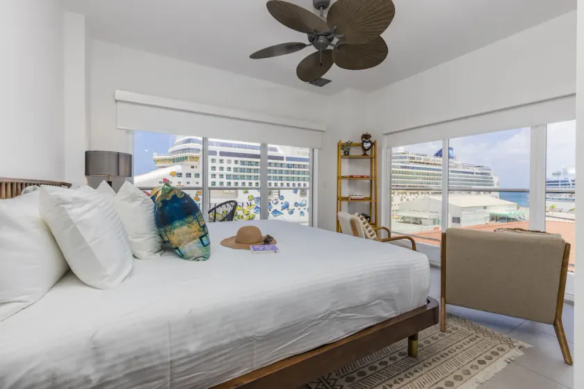 Experience the Groovy Harbour House Lifestyle - Image 1