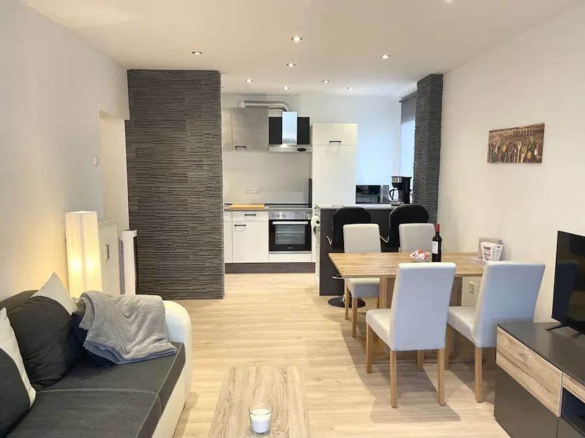 modern cozy apartment close to the highway and city - Image 1