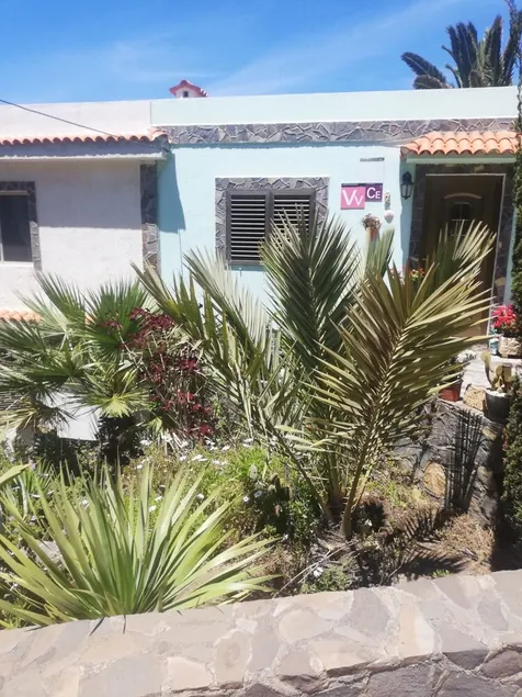 Ferienhaus „Casa Grenado“ mit Meerblick, privatem Balkon und WLAN - Image 1