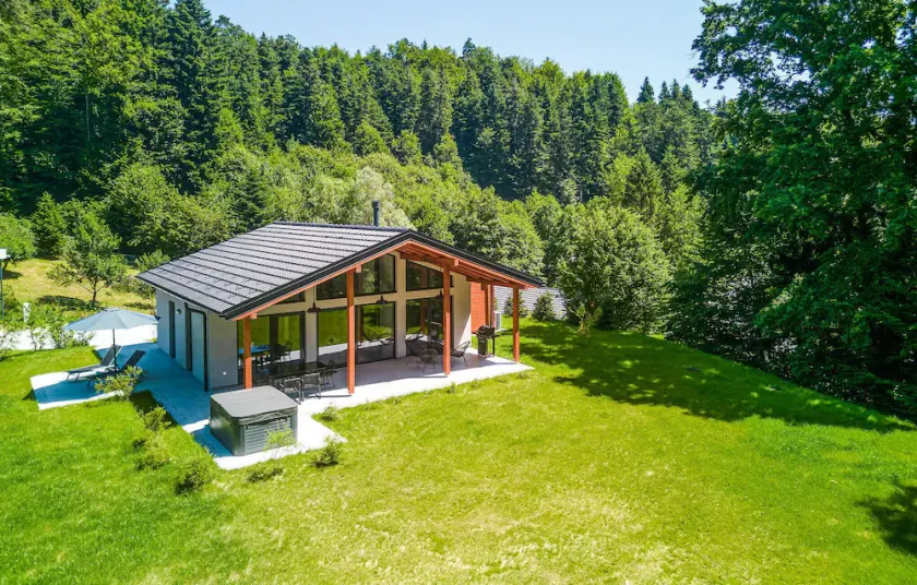 Cozy Home & Spa In Nature - Image 1