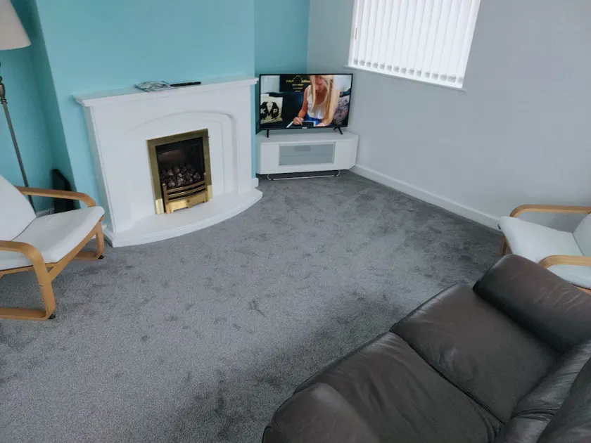 Charming 2-Bed House in Fleetwood, England - Image 1