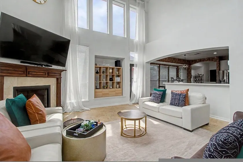 The Castle LuX Family Retreat Pool Home Theatre - Image 1
