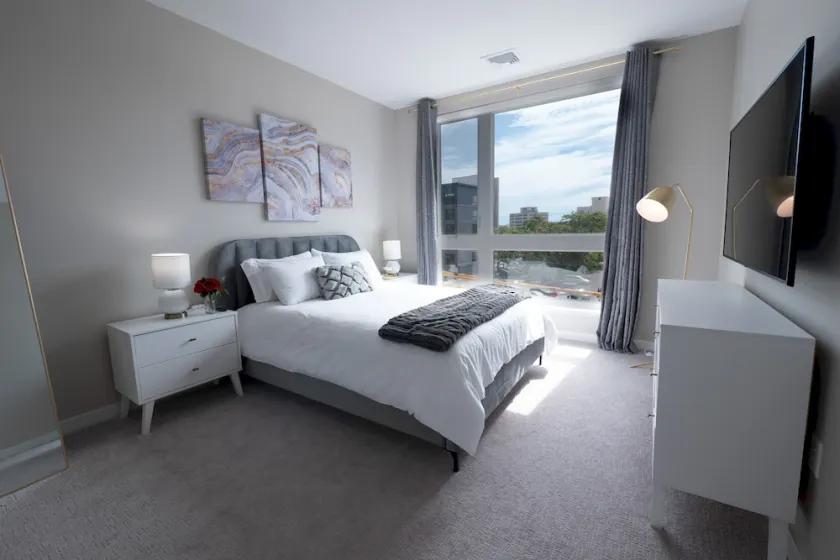 Stunning Apt W/ Parking and Gym | Downtown at Yale - Image 1