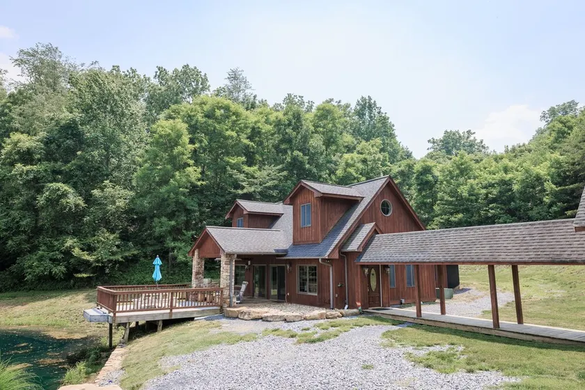 Tranquil And Secluded Cabin On 326 Acres With Mountain Views ~ AMAZING! - Image 1