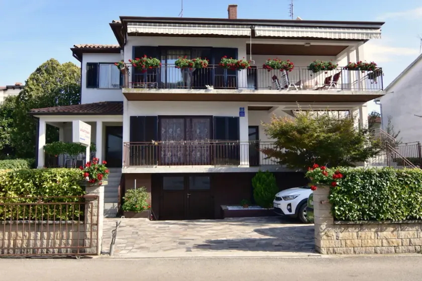 Apartamento Vedrana1 Umag cerca del mar Terraza WiFi lavavajillas lavadora - Image 1