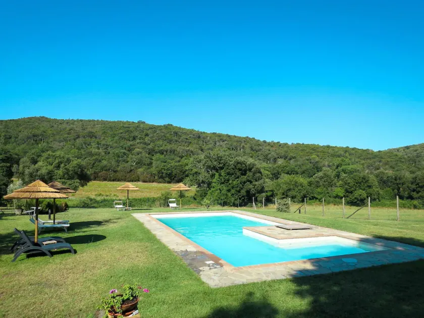 Dejlig lejlighed i villa med pool, WIFI, TV, gårdhave, kæledyr tilladt og panorama udsigt - Image 1