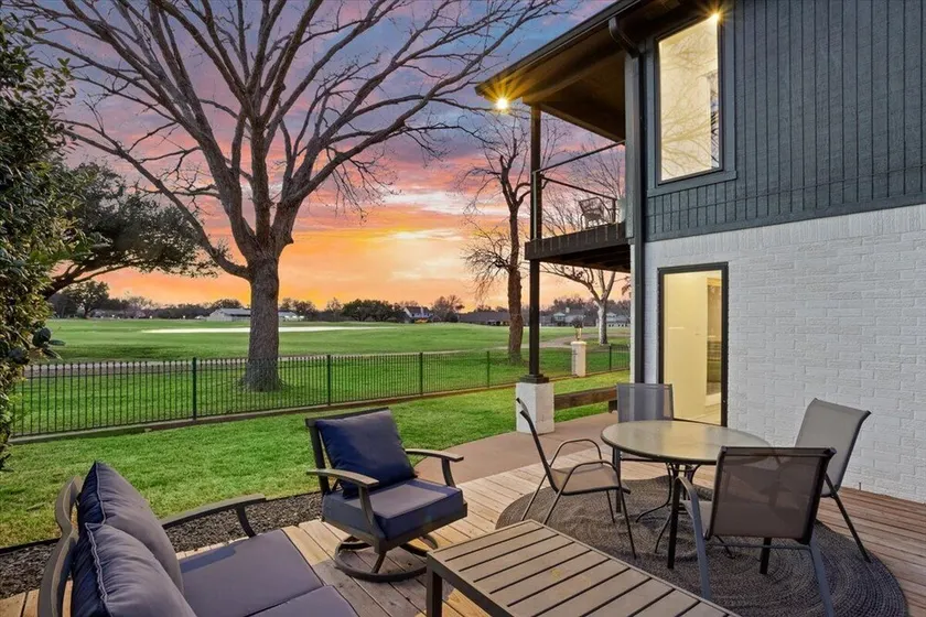 Luxury Home on Golf Course, Onsite Golf Cart Rental - Image 1
