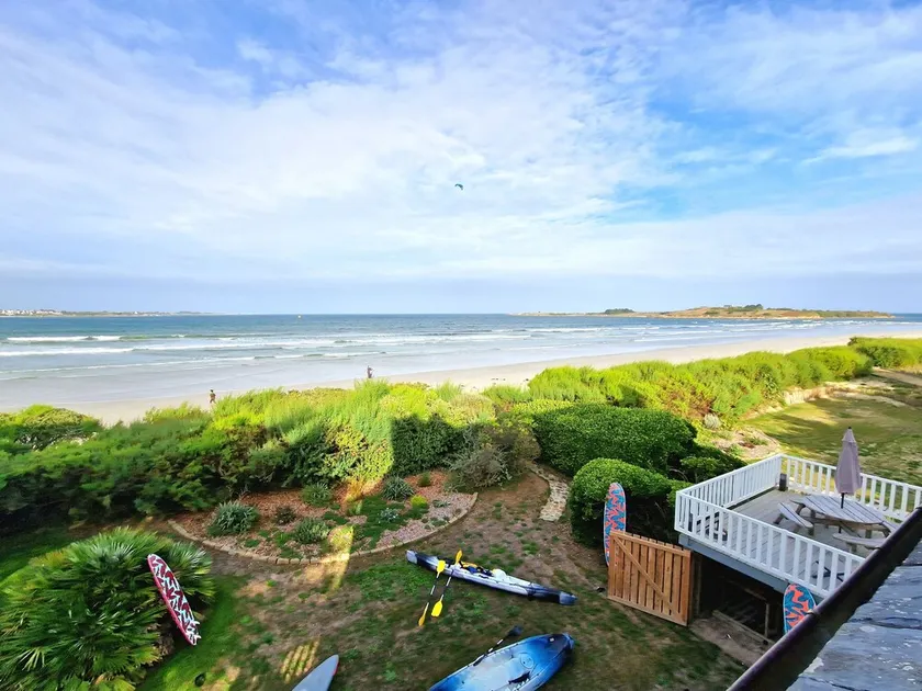Dream destination, right by the sea, - Image 1
