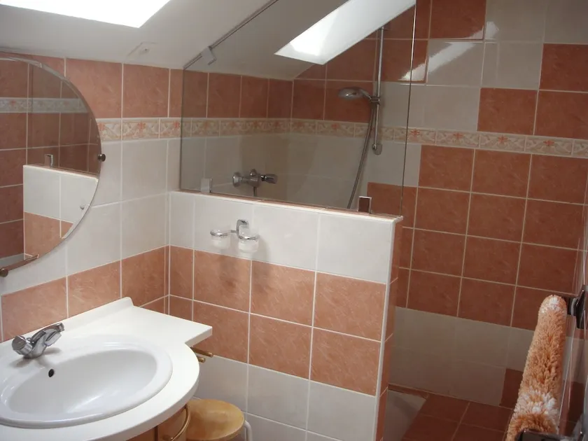 Smukt hus med pool nær Sarlat og Lascaux i sort Perigord. - Image 1