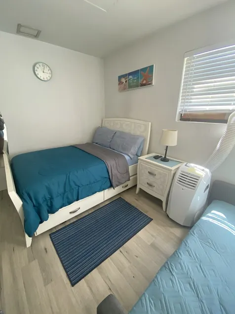Spacious cozy room - Image 1