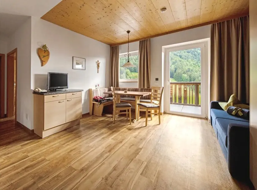 Cosy Holiday Apartment \"Sonnleiten der kleinen Bären 8\" with Mountain View, Wi-Fi, Garden - Image 1