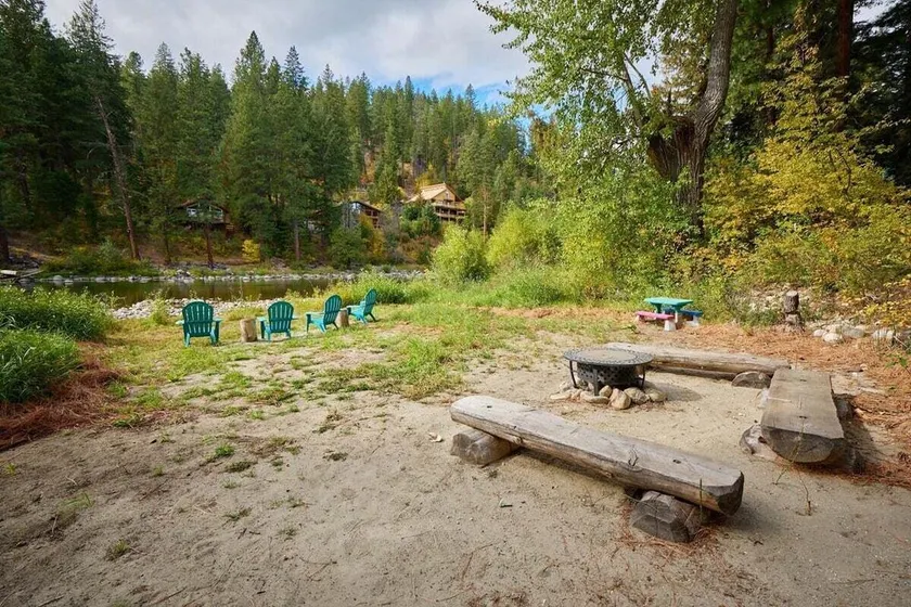 Riverfront Family Retreat Near Lake Wenatchee - Image 1