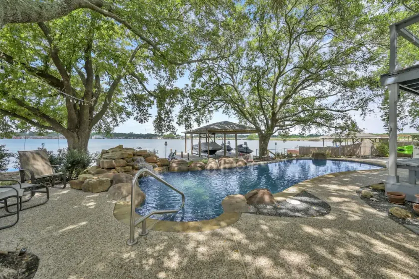 6BR Lakefront Retreat | Private Pool + Game Room | Putting Green + Kayaks | Sleeps 16 - Image 1