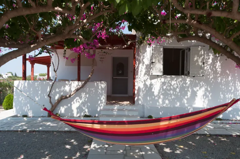 Felicia s sun-side house, maison cycladique au bord de la plage, véritable hospitalité du propriétaire - Image 1