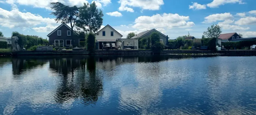 Cottage on the water in Holland with private dock - fishing vacation & more - Image 1