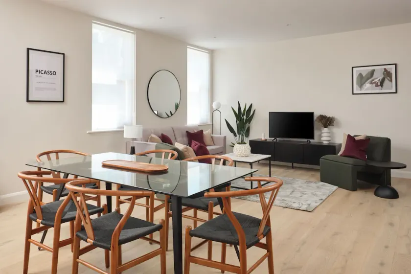 Fulham - Hestercombe House by Viridian Apartments - Image 1