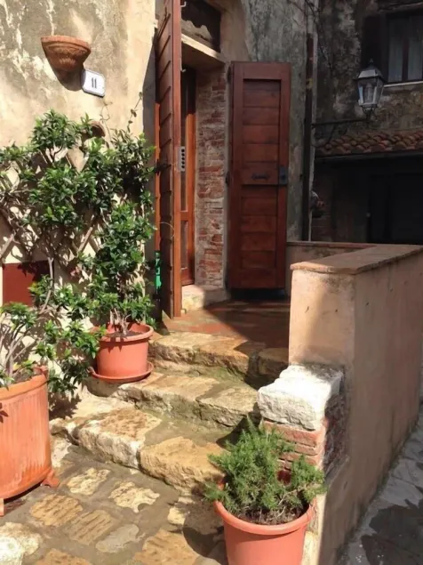 The Castle House. Pleasant apartment in front of the medieval castle. - Image 1