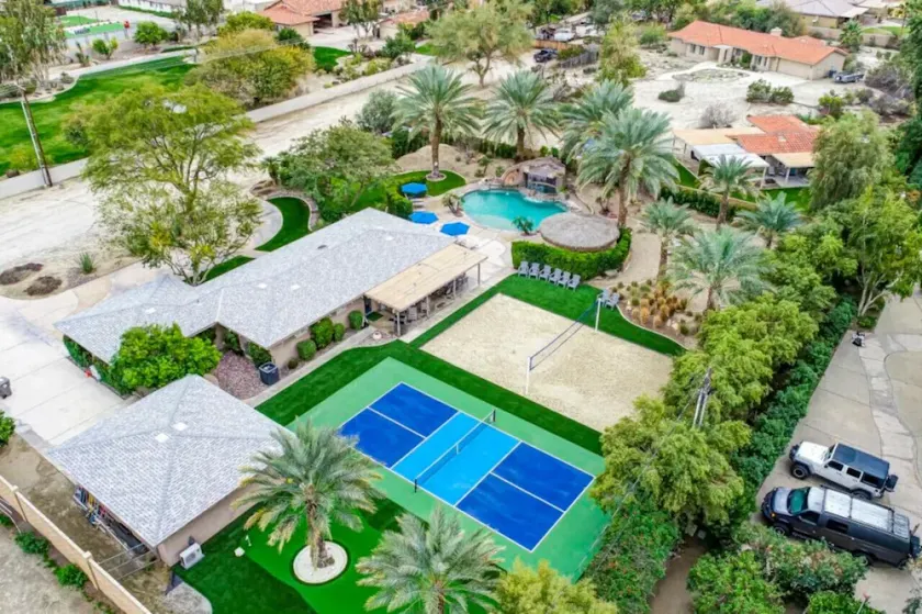 BAREFOOT VOLLEYBALL BUNGALOW-1ACRE - Image 1