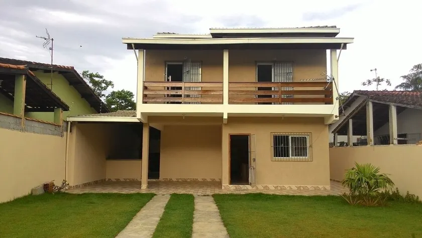 Two-story house on Martim de Sá beach for 22 guests. - Image 1