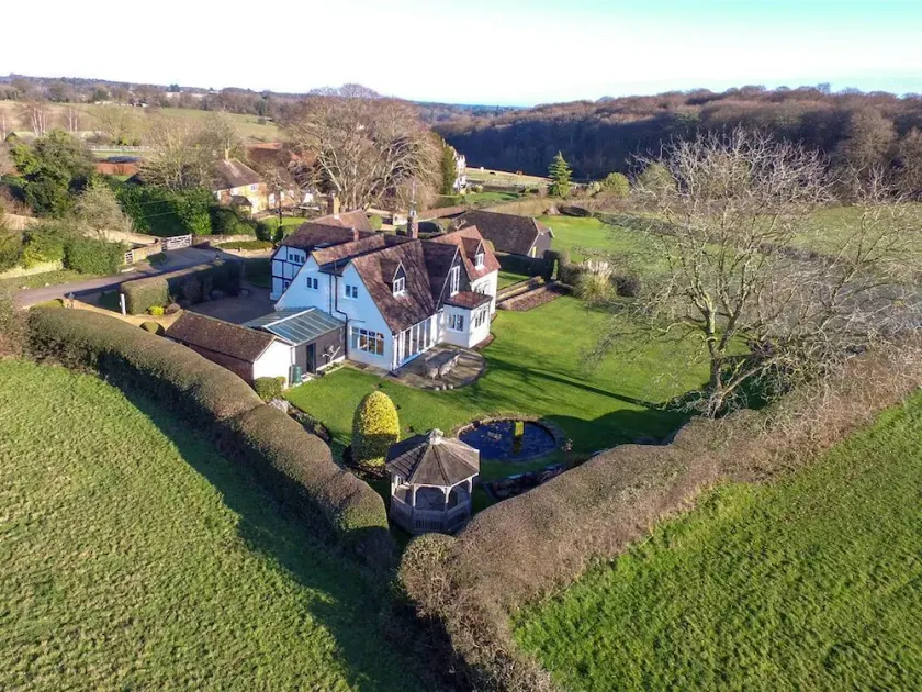 Stunning country house (Bix, outside Henley) - Image 1